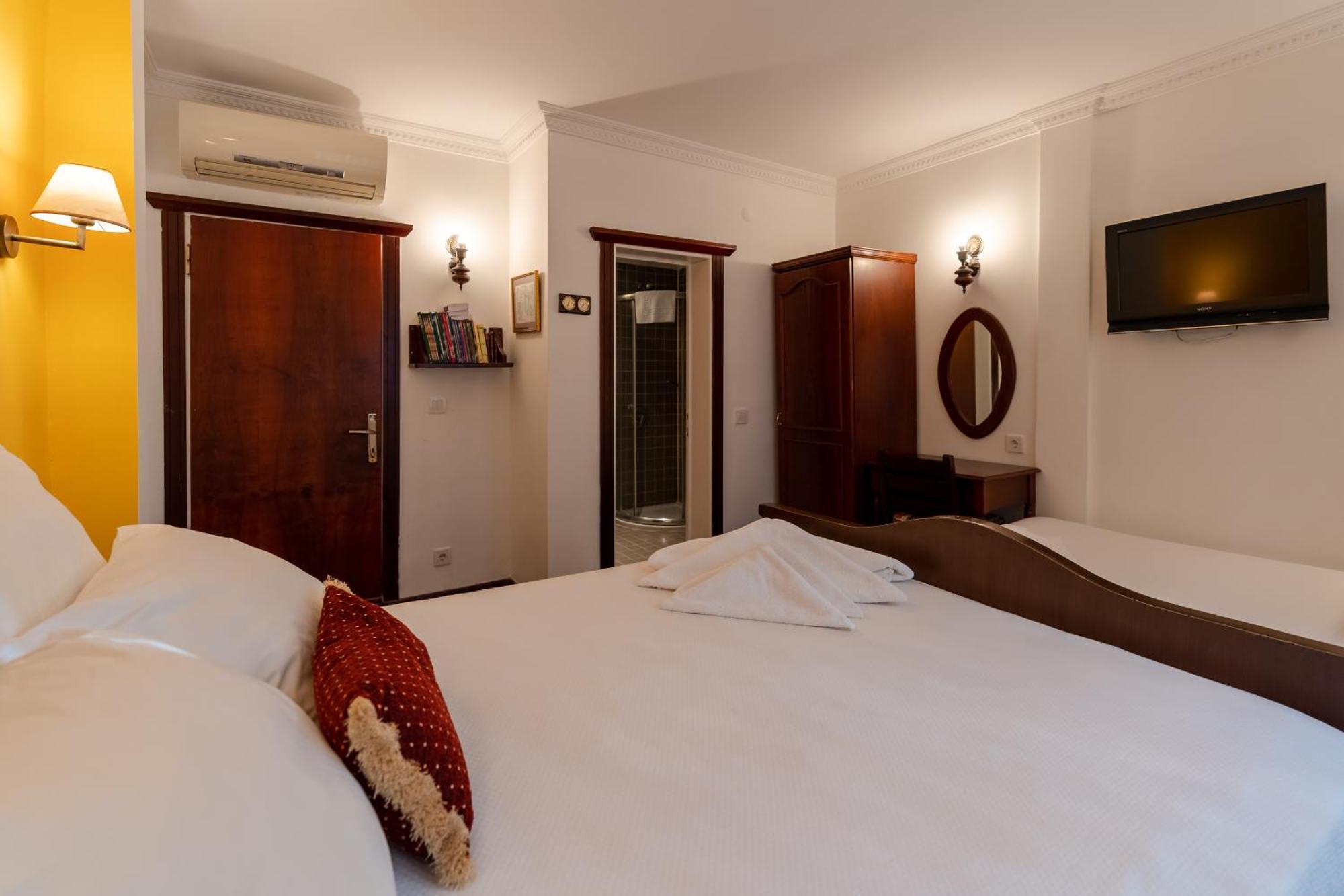Sebnem Hotel Istanboel